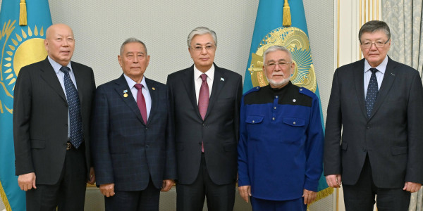 Глава государства принял ветеранов геологической отрасли Казахстана