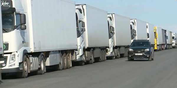 Россияне ездят заправлять автомобили в Казахстан