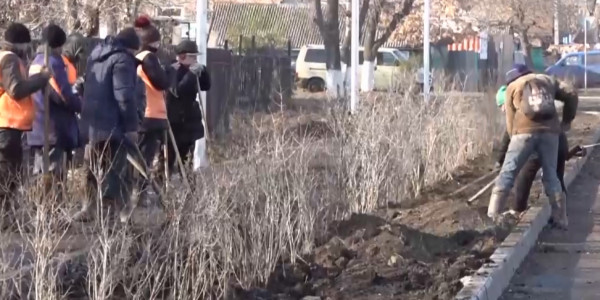 Петропавлда жол салу кезінде тұрғын үйдің кіреберісі жабылып қалған