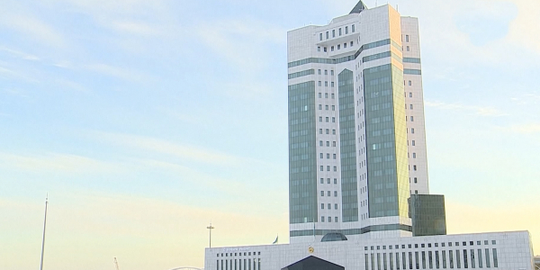 Правительство и Нацбанк РК выступили с заявлением