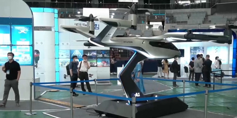 Выставка летающих дронов прошла в Южной Корее