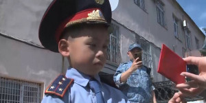 Детям полицейских дали «примерить» на себя работу родителей