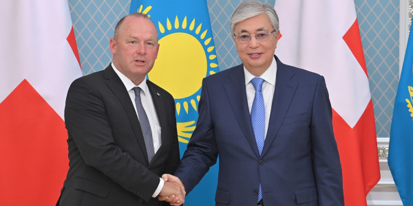 К. Токаев провел встречу с Председателем Нацсовета Федерального собрания Швейцарии