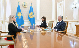 Глава государства принял заслуженного деятеля Казахстана Жамилю Серкебаеву