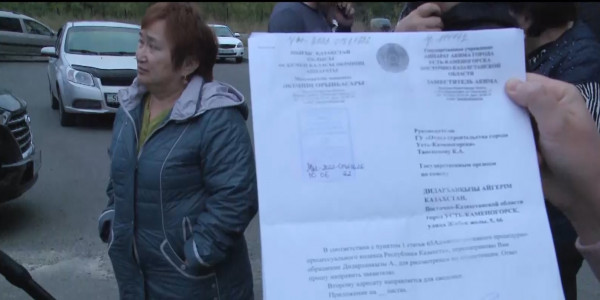 Приватизировать дворовую территорию пытаются жители Усть-Каменогорска