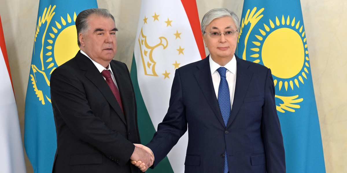 Президенты Казахстана и Таджикистана провели переговоры в узком составе
