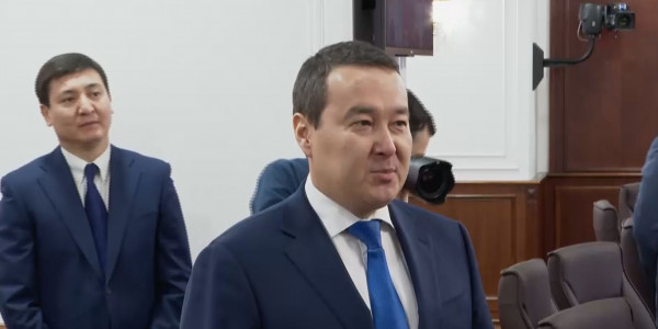 Премьер-министр қыз-келіншектерді 8 наурыз мерекесімен құттықтады