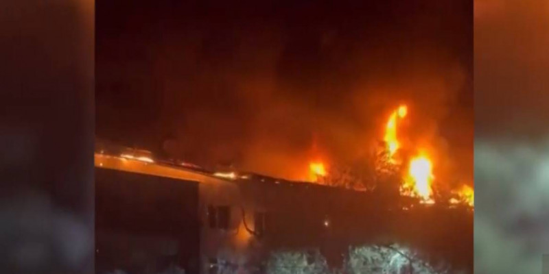 Спасатели боролись с огнем в Конаеве