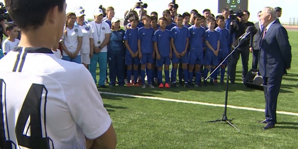 Елбасы &laquo;Үшқоңыр&raquo; спорт кешенінің ашылу рәсіміне қатысты