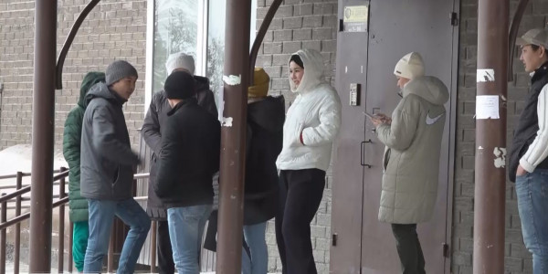 Петропавл қаласында биыл ғана баспаналы болған 200 отбасы тас қараңғыда бүрсең қағып отыр