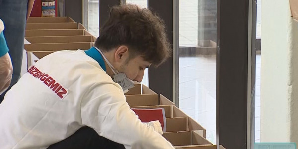 Волонтерлер қарт жауынгерлерге көмектесті