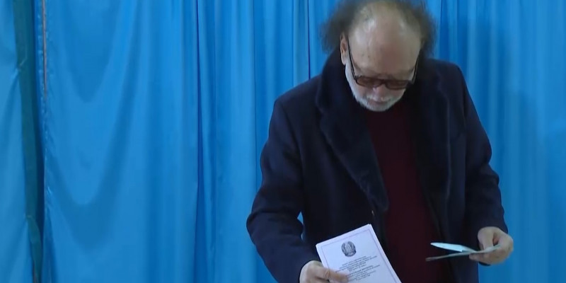 Основатель группы «Дос-Мукасан» Мурат Кусаинов проголосовал на выборах