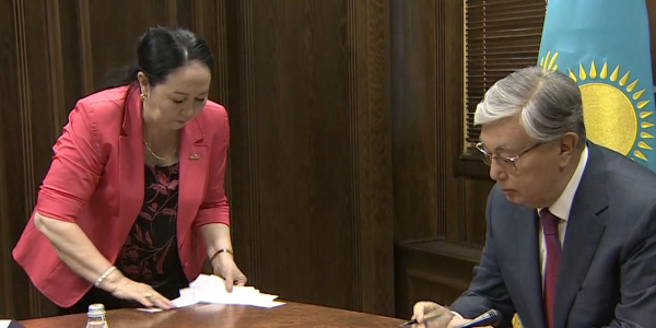 Қасым-Жомарт Тоқаев лингвистикалық комиссия сынағынан өтті