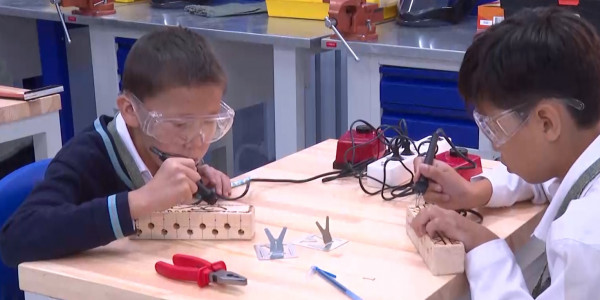 В школах для детей с особыми потребностями наблюдается нехватка мест