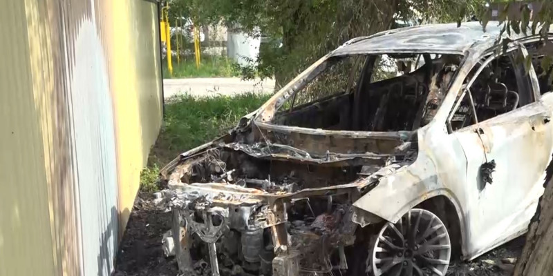 Полицейские прокомментировали поджог автомобиля журналиста Виктора Сутягина