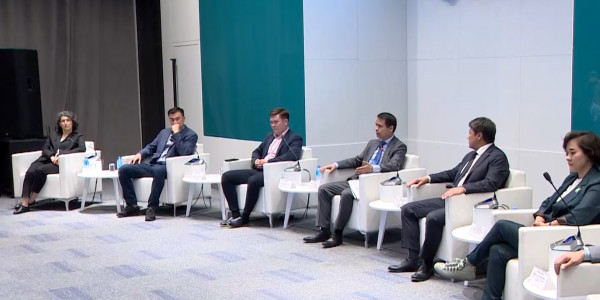 Медицинскую сферу Казахстана обсуждали за круглым столом