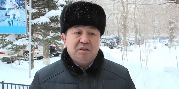 Председатель профсоюзного центра А. Амиргалиев призвал митингующих к диалогу