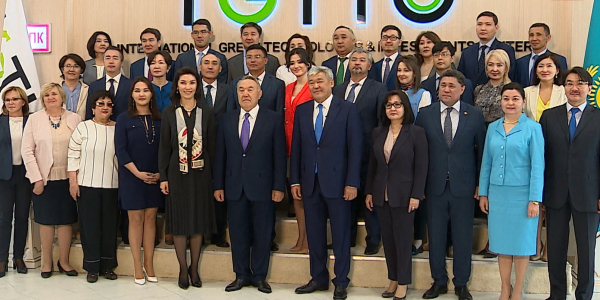 Елбасы &laquo;Жасыл&raquo; технологиялар мен инвестициялық жобалардың халықаралық орталығына барды