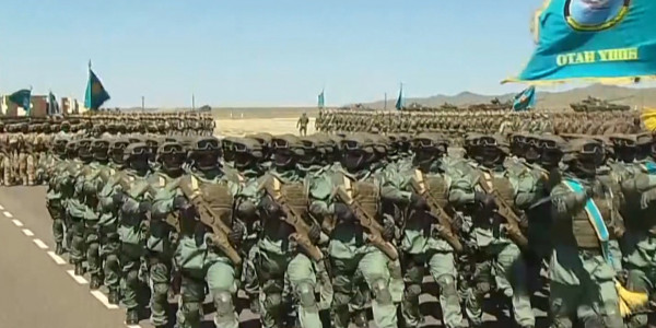 Казахстан отмечает День защитника Отечества