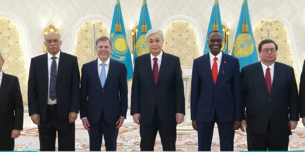 Президент 10 мемлекеттің елшісінен Сенім грамотасын қабылдады