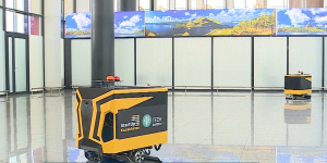 Астана әуежайында Қазақстандағы тұңғыш тазалағыш робот пайда болды
