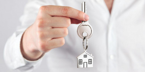 Ключи от служебных квартир вручили педагогам из Караганды