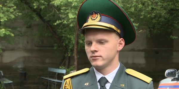 Пограничник спас из воды беременную женщину и ее сына