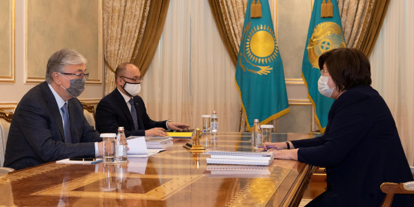 Э. Әзімова Президентке әйелдер мен балалардың құқықтарын қорғау бойынша қабылданатын шаралар туралы баяндады