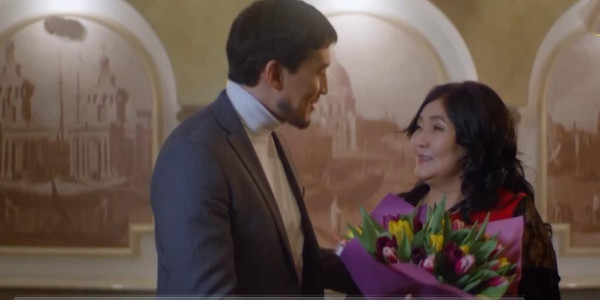 Мерекелік тарту: &laquo;Хабар&raquo; Агенттігі &laquo;Анашым&raquo; әніне бейнебаян түсірді