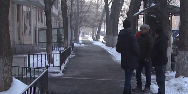 Работники алматинского мостостроительного отряда требуют зарплату