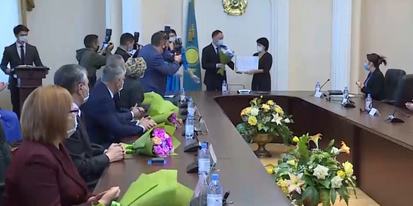 Лучшие педагоги Костанайской области удостоились высоких наград