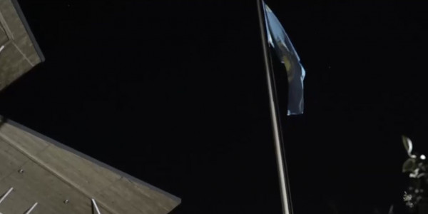 Россияне выражают поддержку казахстанцам в день траура