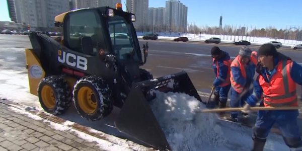 На дорогах столицы работают больше двухсот женщин-рабочих&nbsp;