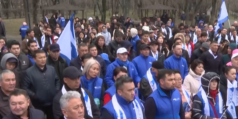 Представители партии «Ак Жол» провели мирный митинг в Алматы