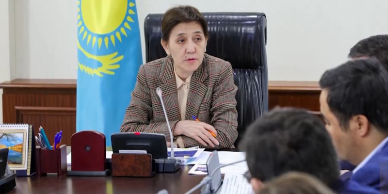Единый телефон доверия по вопросам семьи заработал в Казахстане