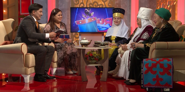 Гаухар Бисенова, Ағайша Исағұлова, Нүрила Жүсіпова, Жамал Жолдыбайқызы. &laquo;Tόrletińiz&raquo;