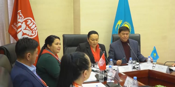 ҚХП кандидаттары Аналар құрылтайына қатысты