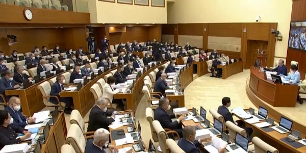 Мажилис одобрил отсрочку уплаты ИПН при досрочном снятии пенсионных накоплений