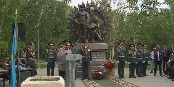 Елордалықтар Тәжікстан шекарасын қорғаған қазақ әскерінің ерлігін еске алды