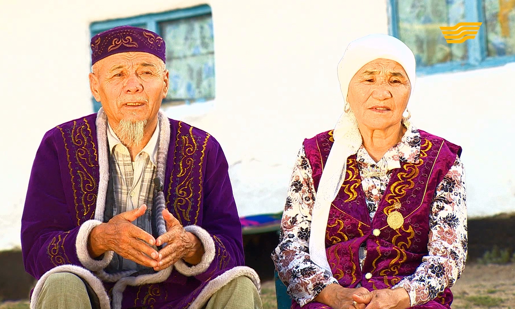 Бабушка на казахском языке. Чон Ата Чон апа. Казахская бабушка. Әже мен бала. Ата мен апа.